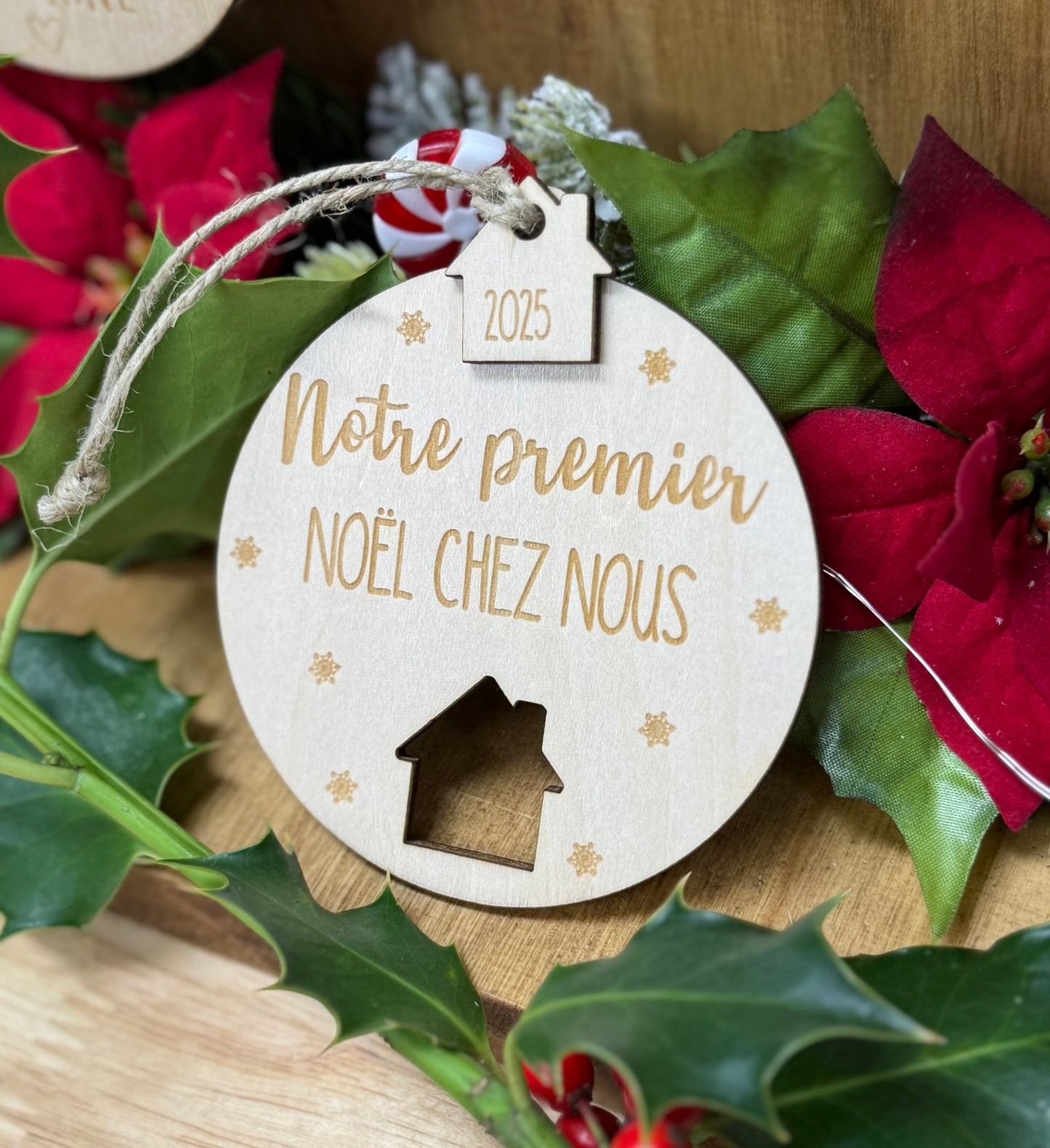boule de Noël en bois pour le premier noël dans votre nouveau cocon « premier noël chez nous »