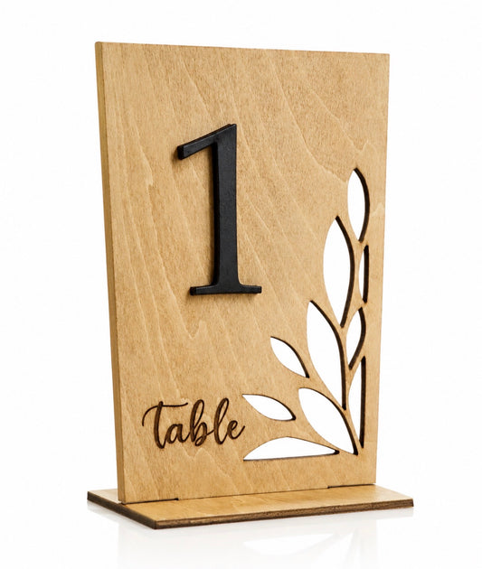 Numéro de table en bois ajouré