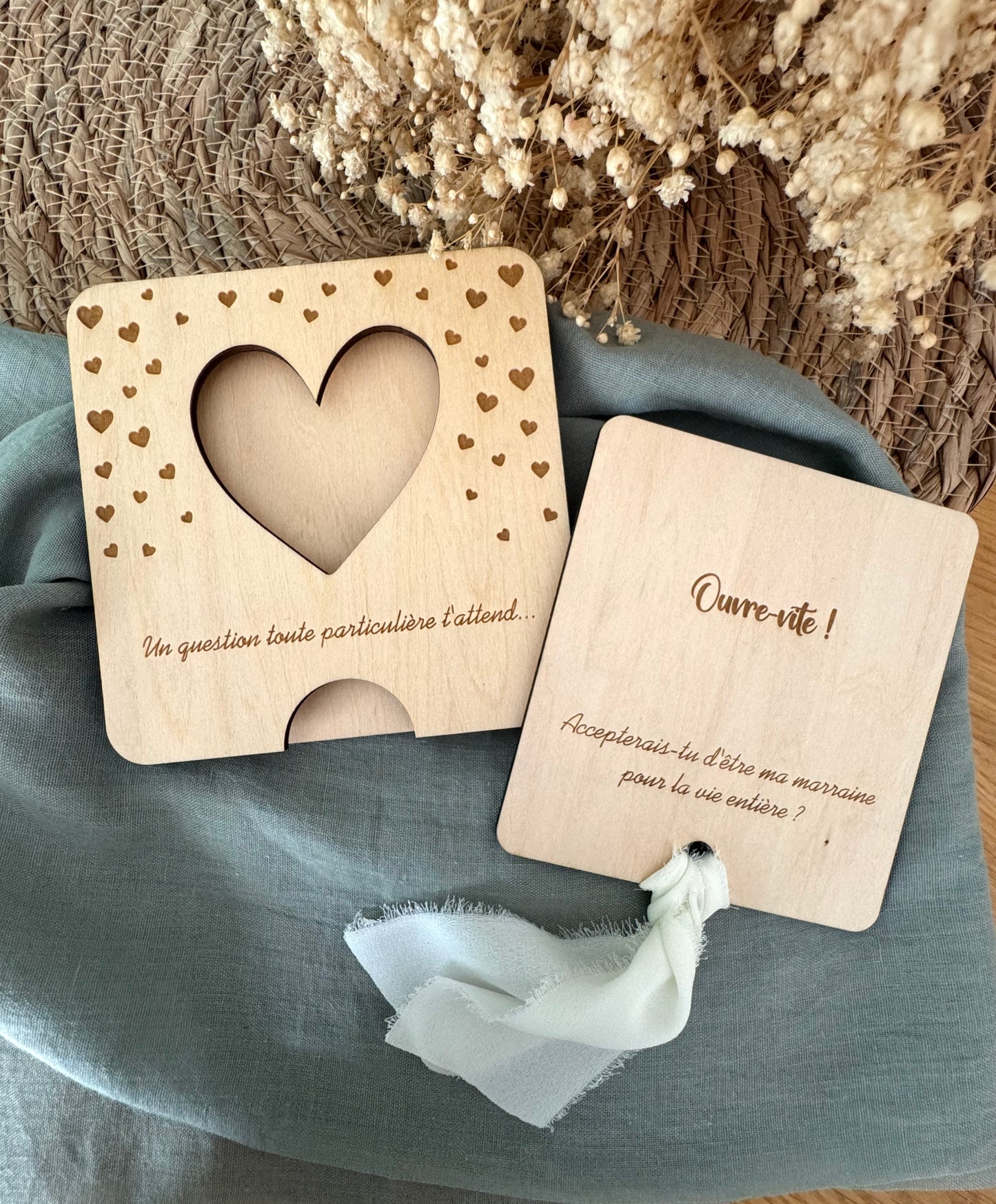 carte à tirer en bois pour demander à une/un proche de devenir marraine, témoin ... idée originale et pleine d'emotion