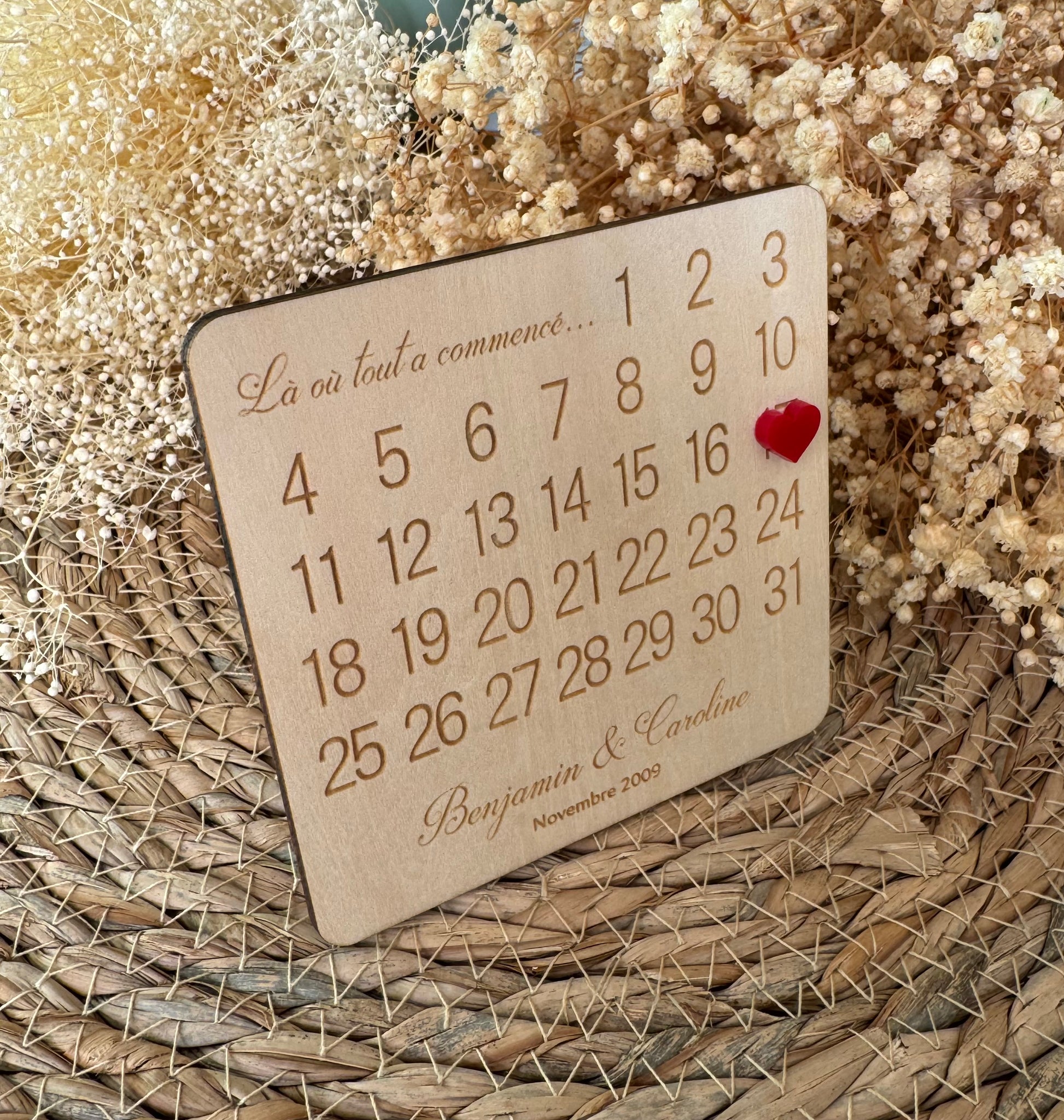 Magnet en bois gravé prénoms et date clé, st valentin