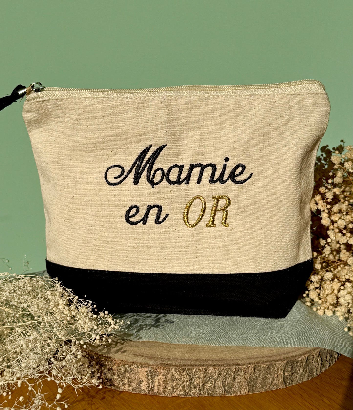 Pochette brodée