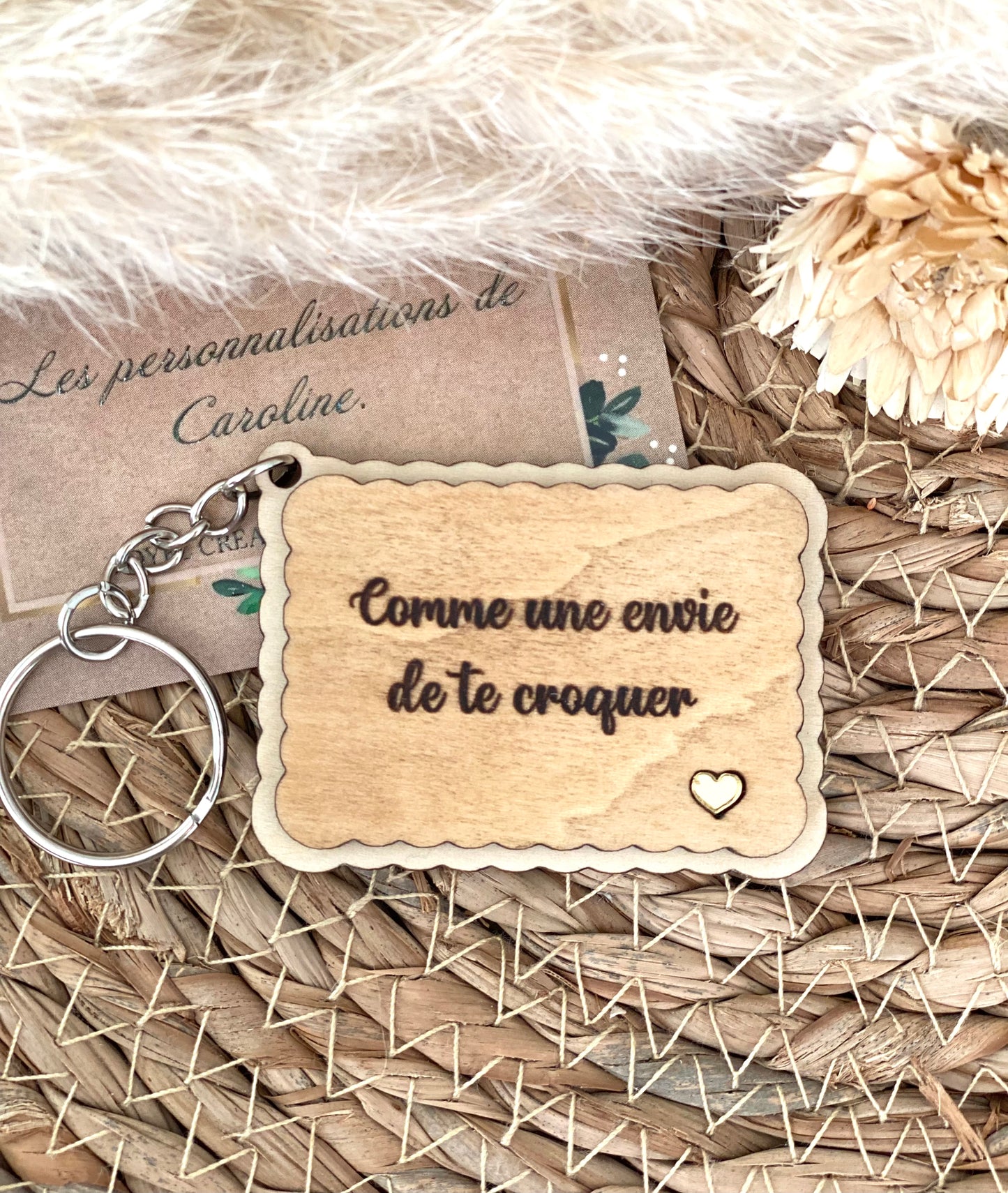 Porte-clés biscuit gravé avec l’inscription comme une envie de te croquer